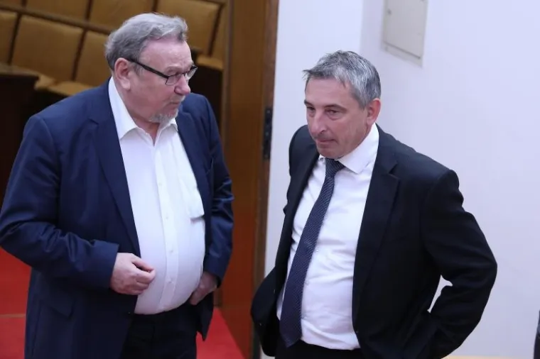 KANDIDATI ZA MINISTRE STIGLI U SABOR: Premijer se pojavio u pratnji HNS-ovaca