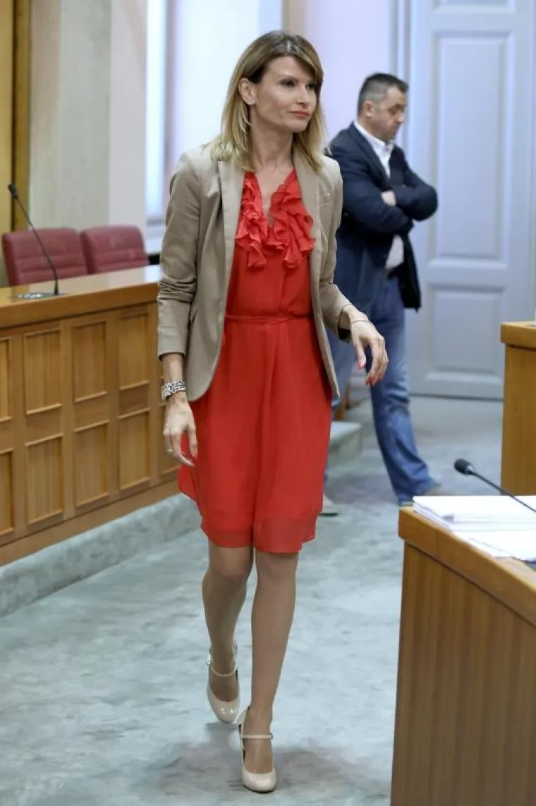 ATRAKTIVNA SDP-ovka: Što je tako snuždilo Igora Dragovana da ga je Sabina Glasovac morala tješiti?