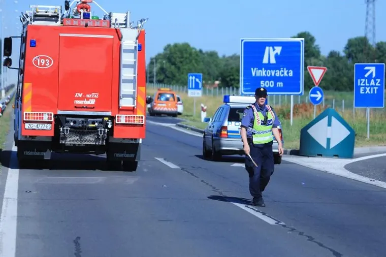 TE&Scaron;KA PROMETNA NESREĆA KOD OSIJEKA: Motociklist poginuo na obilaznici D2