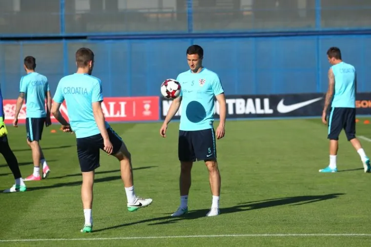 SPREMNI ZA POBJEDU: Osjetite atmosferu na zadnjem treningu Vatrenih prije puta na Island