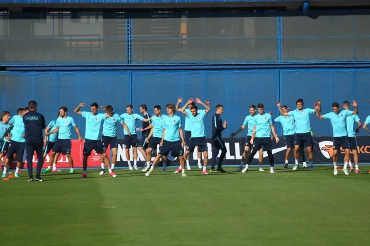 SPREMNI ZA POBJEDU: Osjetite atmosferu na zadnjem treningu Vatrenih prije puta na Island