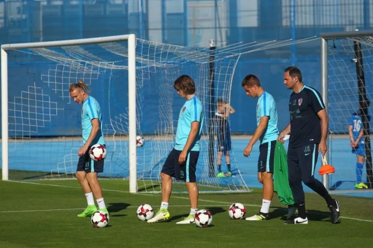 SPREMNI ZA POBJEDU: Osjetite atmosferu na zadnjem treningu Vatrenih prije puta na Island