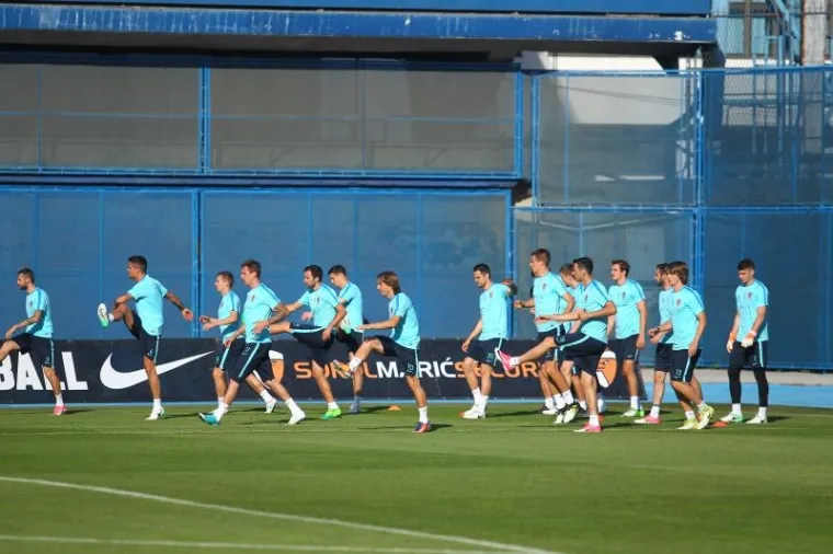 SPREMNI ZA POBJEDU: Osjetite atmosferu na zadnjem treningu Vatrenih prije puta na Island