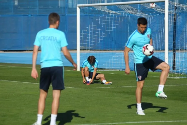 SPREMNI ZA POBJEDU: Osjetite atmosferu na zadnjem treningu Vatrenih prije puta na Island