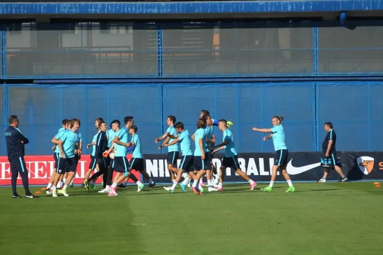 SPREMNI ZA POBJEDU: Osjetite atmosferu na zadnjem treningu Vatrenih prije puta na Island