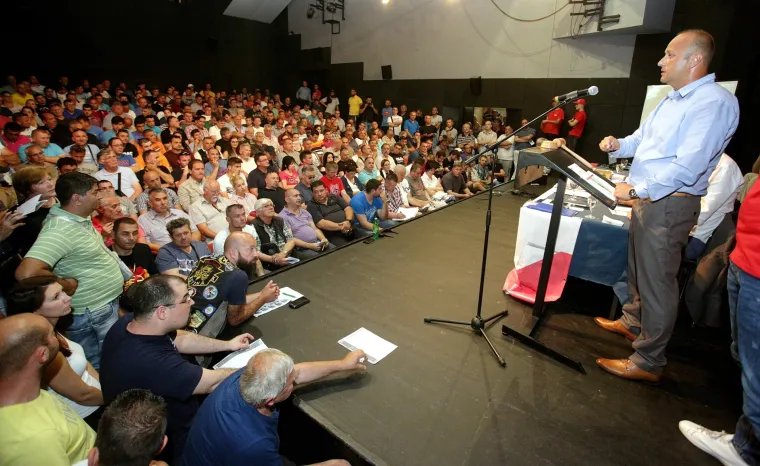 U KNAP-u održana aukcija 235 državnih vozila