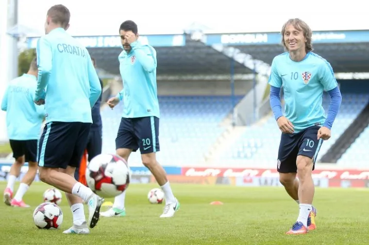 VATRENI ODRADILI TRENING NA ISLANDU: Pogledajte kako je izgledala posljednja provjera uoči utakmice