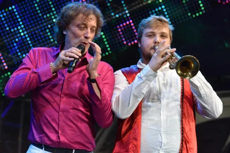 CMC FESTIVAL OKUPIO KREMU DOMAĆE ESTRADE: Sve se sjajilo od čudesnih haljina i rasko&scaron;nih nastupa, pogledajte ih samo