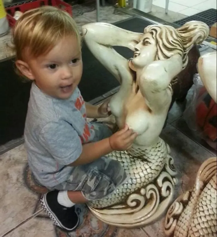 FENOMENALNO! Ova luda ekipa je odvela slikanje s kipovima na potpuno novu razinu