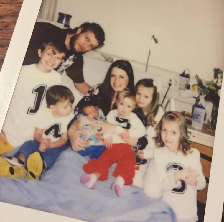 Mama odlučila pokazati kako izgleda svakodnevica sa &scaron;estero djece