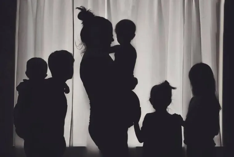 Mama odlučila pokazati kako izgleda svakodnevica sa &scaron;estero djece