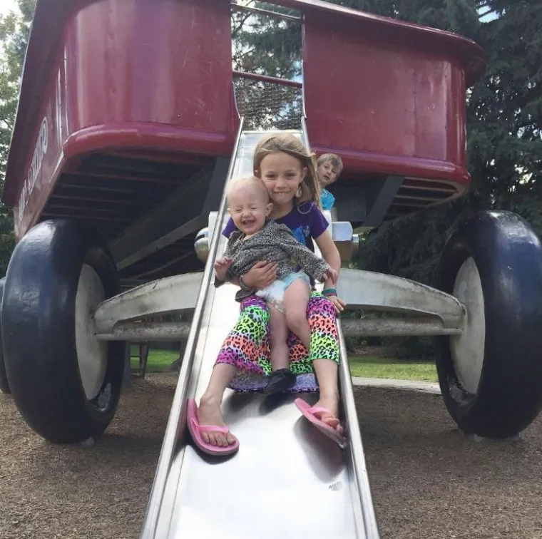 Mama odlučila pokazati kako izgleda svakodnevica sa &scaron;estero djece