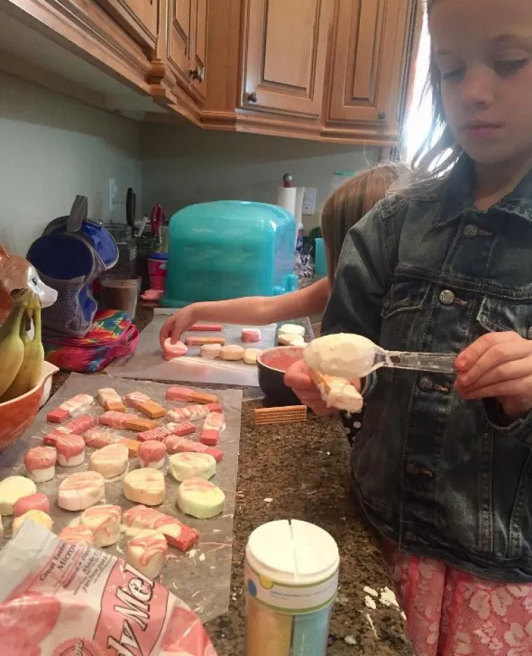 Mama odlučila pokazati kako izgleda svakodnevica sa &scaron;estero djece