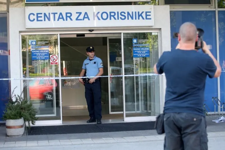 PLJAČKA POSLOVNICE ZAGREBAČKOG HOLDINGA U VUKOVARSKOJ: Naoružani lopovi zaprijetili vatrenim oružjem, uzeli plijen i pobjegli