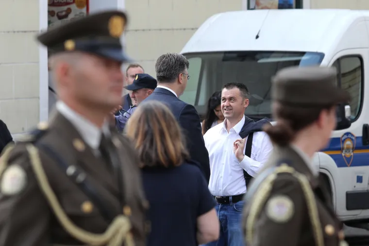 Plenković se srdačno pozdravio i popričao s Dragovanom