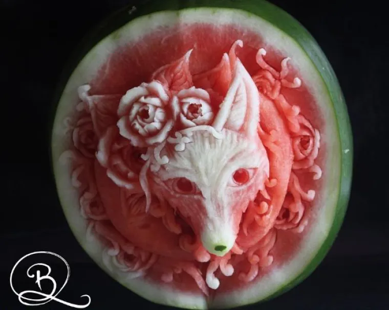 Nož umjesto dijetla: u njegovim rukama voće i povrće postaje remek djelo