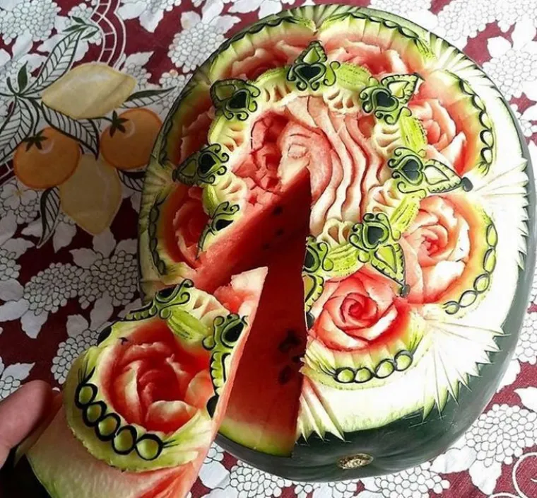 Nož umjesto dijetla: u njegovim rukama voće i povrće postaje remek djelo