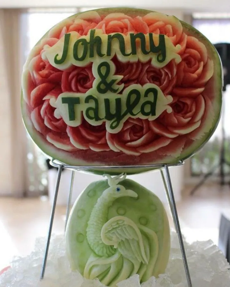 Nož umjesto dijetla: u njegovim rukama voće i povrće postaje remek djelo