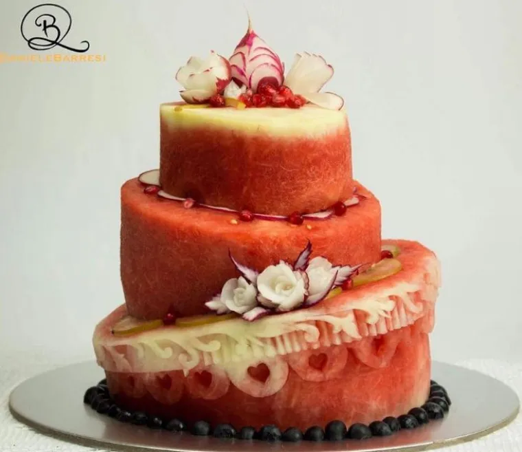 Nož umjesto dijetla: u njegovim rukama voće i povrće postaje remek djelo