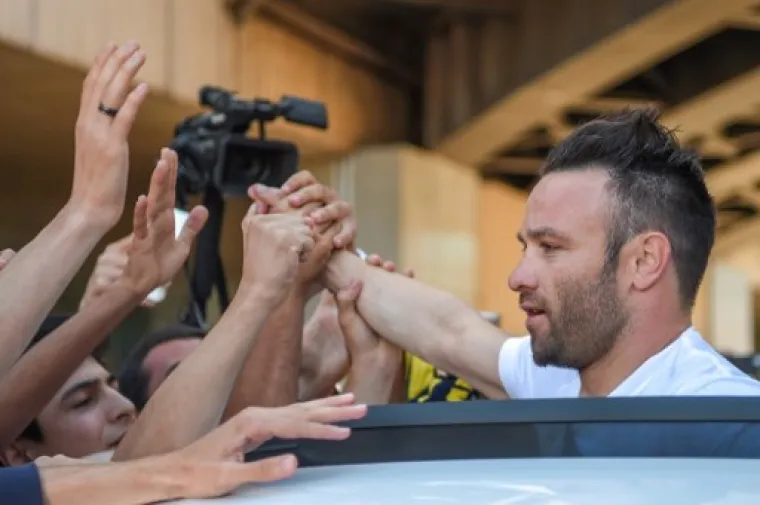 NAVIJAČI U TRANSU: Biv&scaron;i francuski reprezentativac zapalio fanove u Istanbulu