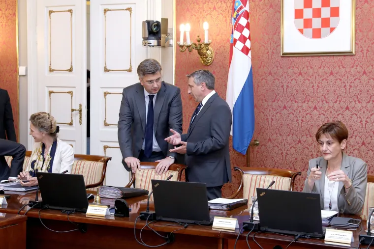 42. sjednica Vlade RH, prva nakon rekonstrukcije i imenovanja novih ministara