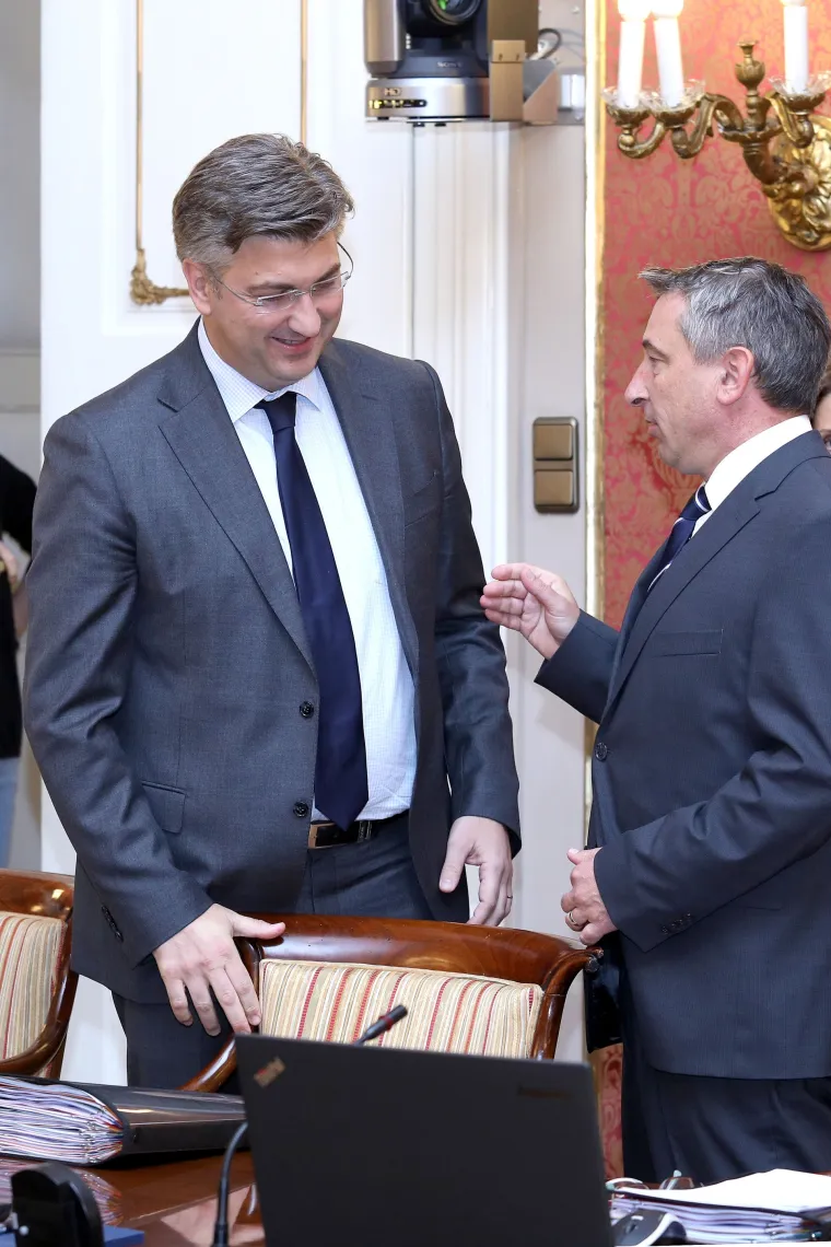 42. sjednica Vlade RH, prva nakon rekonstrukcije i imenovanja novih ministara