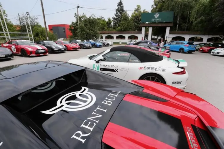 VINTAGE U RAKITJU: 47 vintage sportskih automobila na proputovanju Europom okupilo se kraj Zagreba