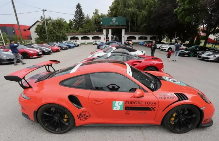 VINTAGE U RAKITJU: 47 vintage sportskih automobila na proputovanju Europom okupilo se kraj Zagreba