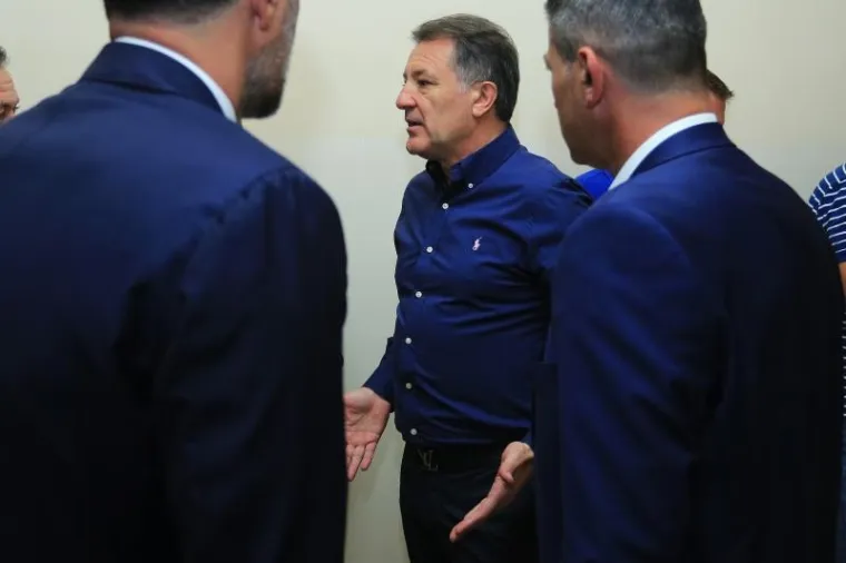 INCIDENT NA SUĐENJU MAMIĆU: Pogledajte kako je Zdravko Mamić poludio na svoje odvjetnike