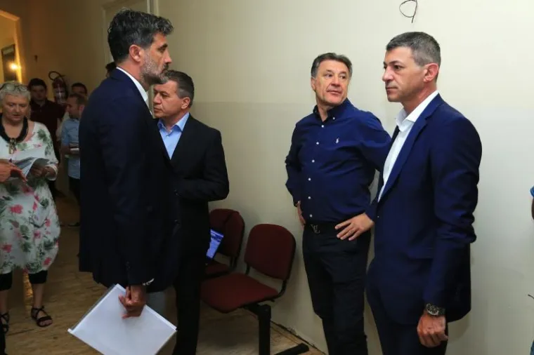 INCIDENT NA SUĐENJU MAMIĆU: Pogledajte kako je Zdravko Mamić poludio na svoje odvjetnike