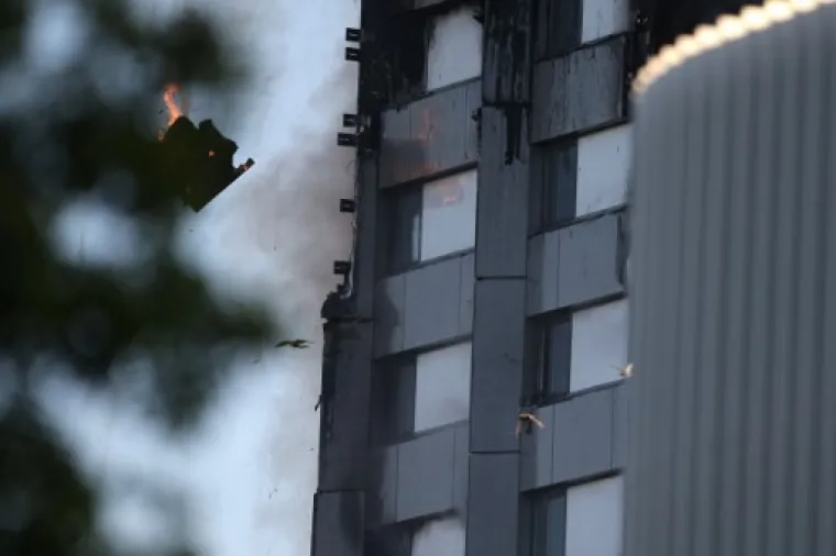 UŽAS U LONDONU: Pogledajte stravične scene paklene buktinje koja je uzela i ljudske živote