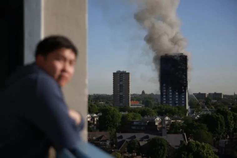 UŽAS U LONDONU: Pogledajte stravične scene paklene buktinje koja je uzela i ljudske živote