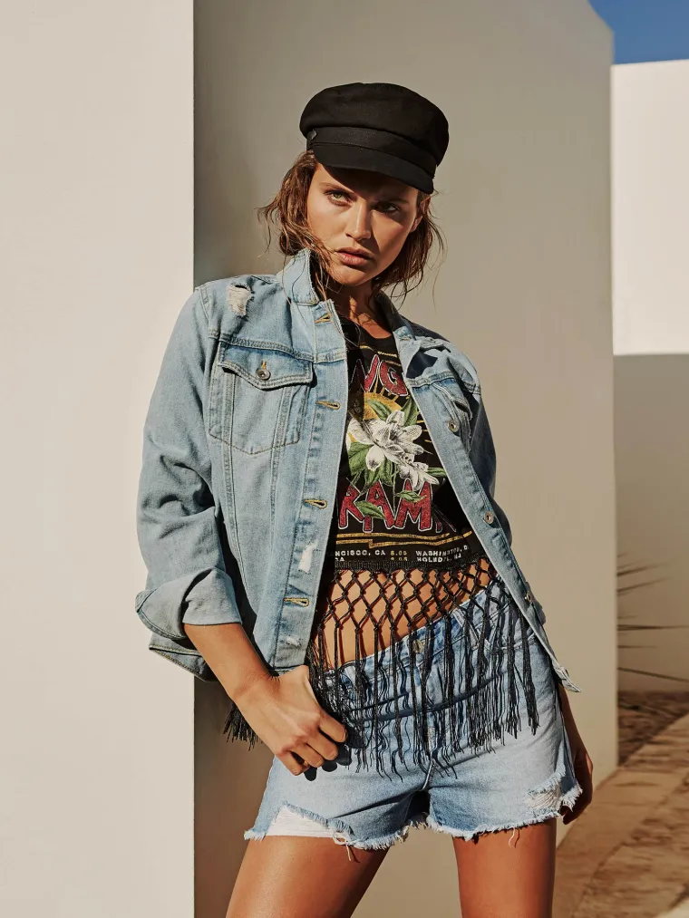 Top, traper jakna i kratke traper hlače