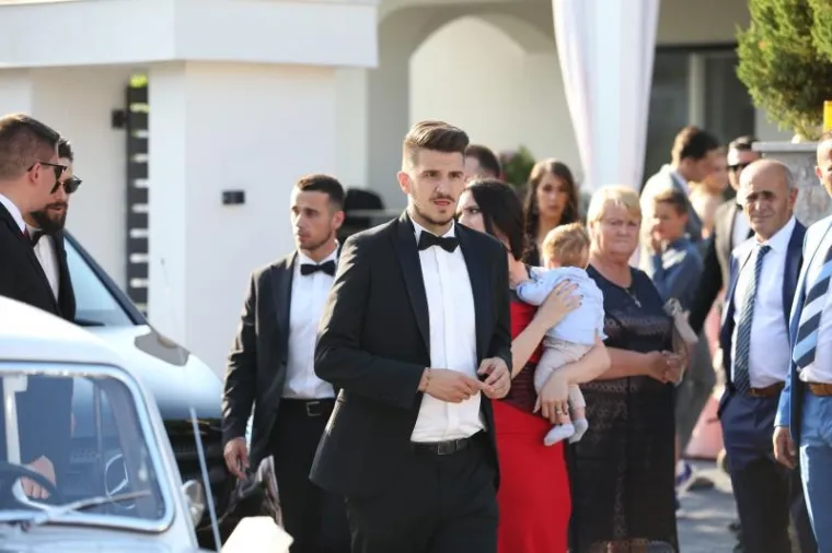 RASKO&Scaron;NO VJENČANJE NAKON DUGOGODI&Scaron;NJE LJUBAVI: Mateo Kovačić oženio prelijepu Izabel