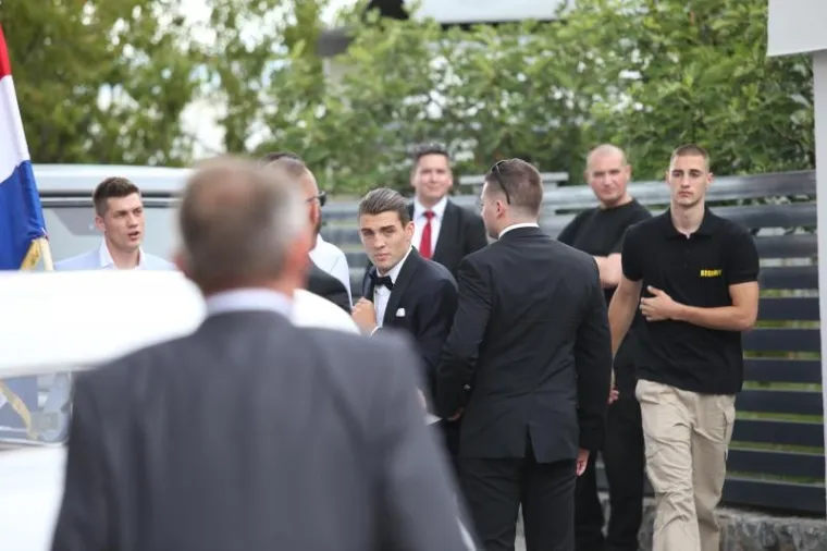 RASKO&Scaron;NO VJENČANJE NAKON DUGOGODI&Scaron;NJE LJUBAVI: Mateo Kovačić oženio prelijepu Izabel