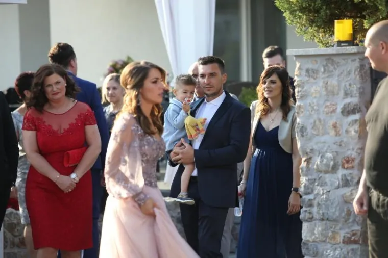 RASKO&Scaron;NO VJENČANJE NAKON DUGOGODI&Scaron;NJE LJUBAVI: Mateo Kovačić oženio prelijepu Izabel