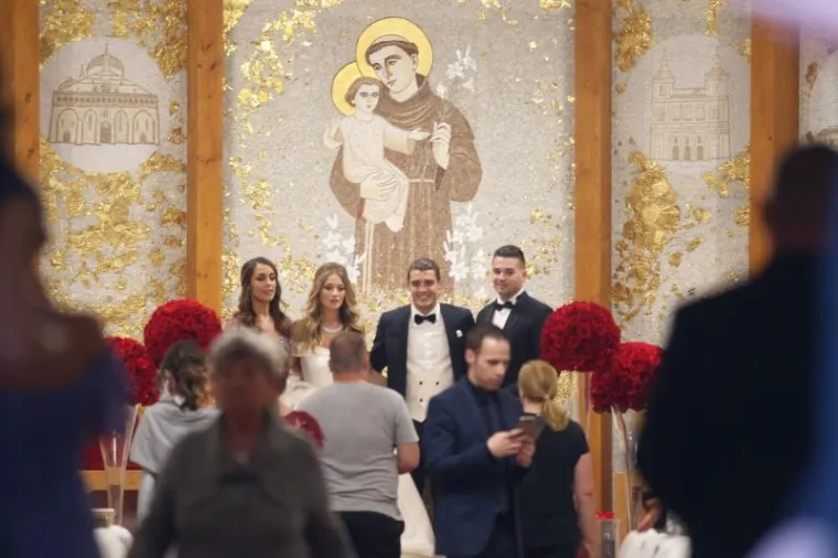 RASKO&Scaron;NO VJENČANJE NAKON DUGOGODI&Scaron;NJE LJUBAVI: Mateo Kovačić oženio prelijepu Izabel