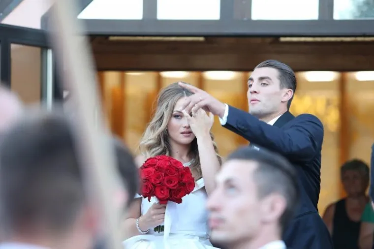 RASKO&Scaron;NO VJENČANJE NAKON DUGOGODI&Scaron;NJE LJUBAVI: Mateo Kovačić oženio prelijepu Izabel