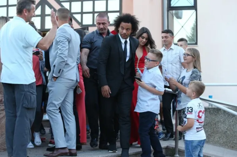 RASKO&Scaron;NO VJENČANJE NAKON DUGOGODI&Scaron;NJE LJUBAVI: Mateo Kovačić oženio prelijepu Izabel