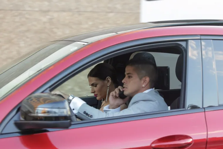 Uzvanici dolaze u hotel Westin na svadbenu večeru Matea Kovačića i Izabel Andrijanić