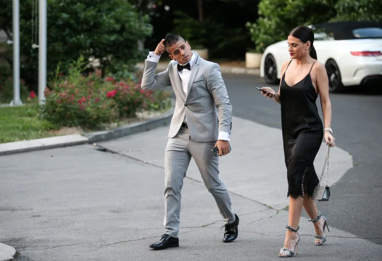 Uzvanici dolaze u hotel Westin na svadbenu večeru Matea Kovačića i Izabel Andrijanić