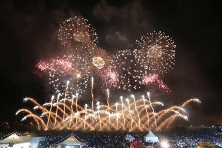 Nastup grupe Mirnovec na 17. Međunarodnom festivalu vatrometa