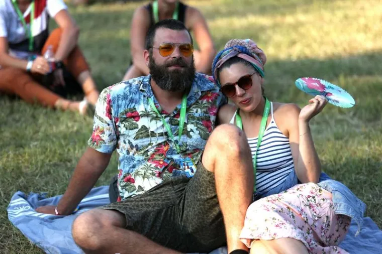 DRUGA VEČER INMUSIC FESTIVALA: Dobra glazba odjekuje s Jaruna, evo kakva je atmosfera