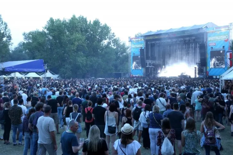 Atmosfera na Jarunu