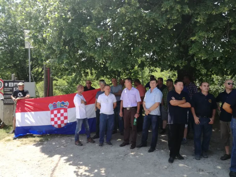 Prosvjed na Plitvičkim jezerima