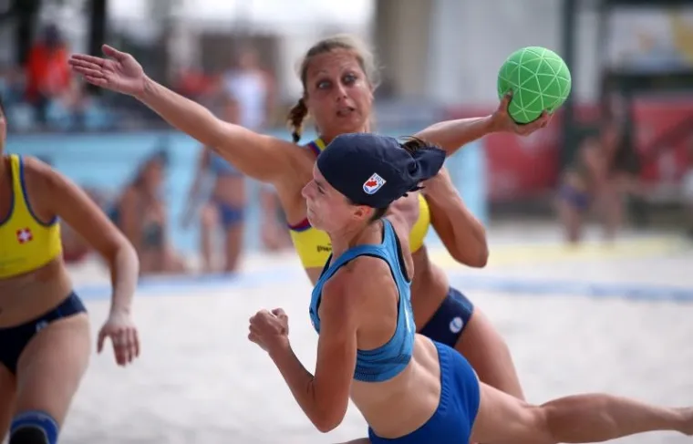 IMA SE ŠTO ZA VIDJETI: Postoji dobar razlog zašto mnogi vole gledati rukomet na pijesku