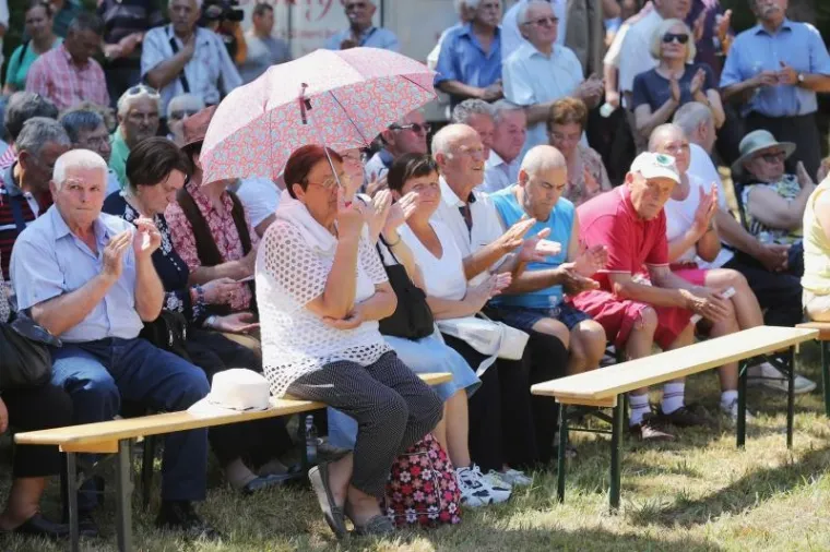 SVEČANA PROSLAVA U BREZOVICI: U &scaron;umi pokraj Siska obilježen je Dan antifa&scaron;ističke borbe. Stigli brojni političari, ali ne i državni vrh