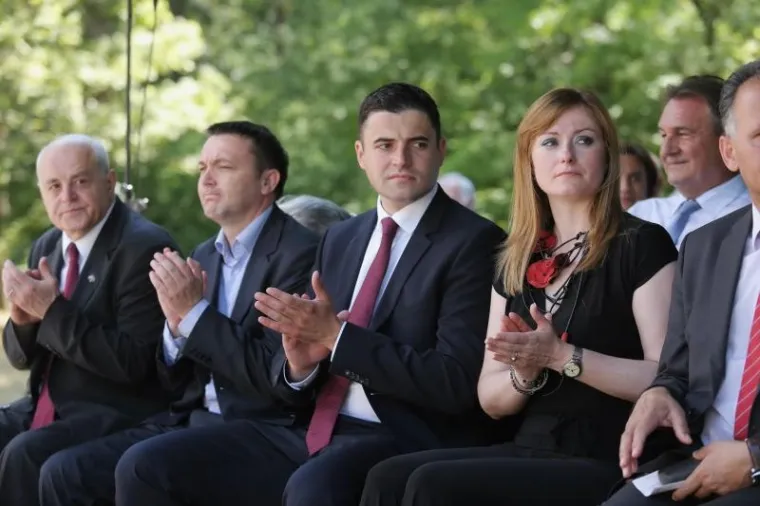 SVEČANA PROSLAVA U BREZOVICI: U &scaron;umi pokraj Siska obilježen je Dan antifa&scaron;ističke borbe. Stigli brojni političari, ali ne i državni vrh