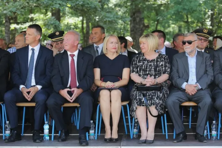 SVEČANA PROSLAVA U BREZOVICI: U &scaron;umi pokraj Siska obilježen je Dan antifa&scaron;ističke borbe. Stigli brojni političari, ali ne i državni vrh