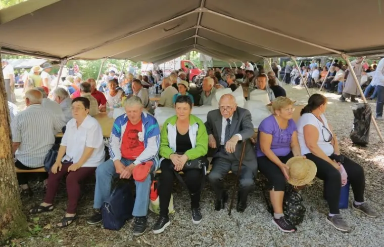 SVEČANA PROSLAVA U BREZOVICI: U &scaron;umi pokraj Siska obilježen je Dan antifa&scaron;ističke borbe. Stigli brojni političari, ali ne i državni vrh